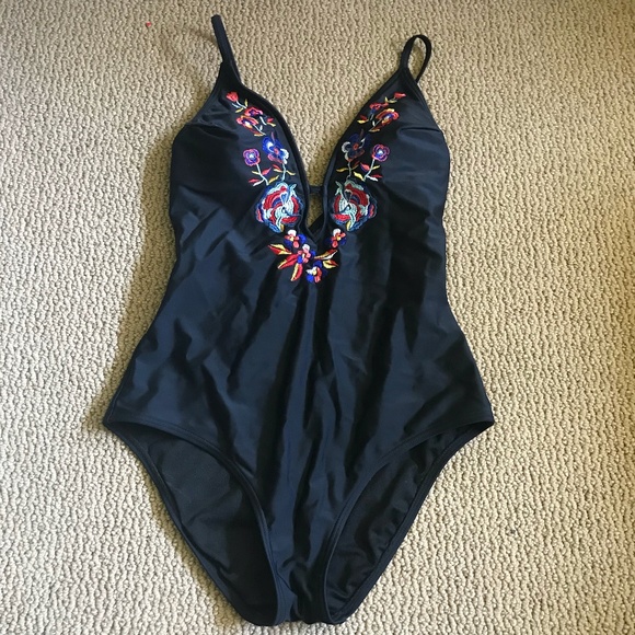 NWOT Design Lab Floral Embroidered Swimsuit - Picture 1 of 7
